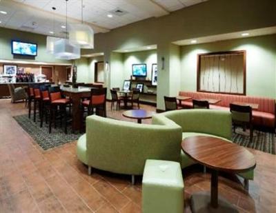 фото отеля Hampton Inn & Suites Winston-Salem University Area