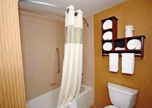 фото отеля Hampton Inn & Suites Winston-Salem University Area