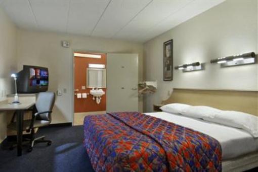 фото отеля Red Roof Inn St. Louis Westport