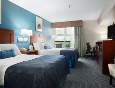 фото отеля Ramada Inn Geneva Lakefront