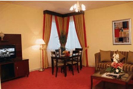 фото отеля Howard Johnson Hotel - Diplomat