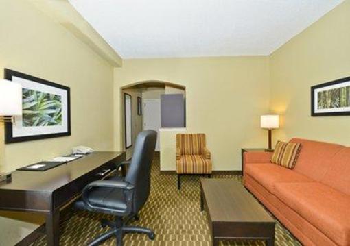 фото отеля Comfort Inn - Meridian Bonita Lakes Dr.