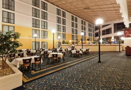 фото отеля Holiday Inn Champaign Urbana