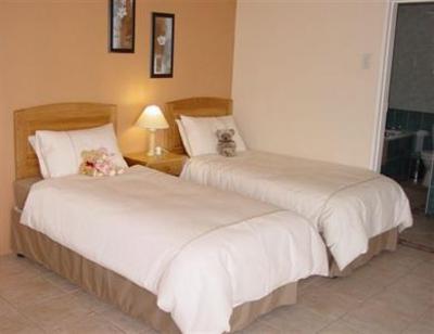 фото отеля Dolphins View Guest House