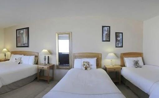 фото отеля Dolphins View Guest House