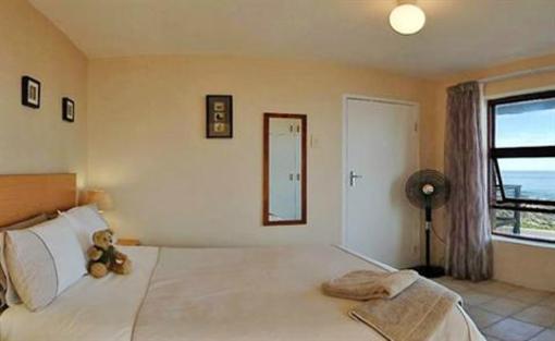 фото отеля Dolphins View Guest House