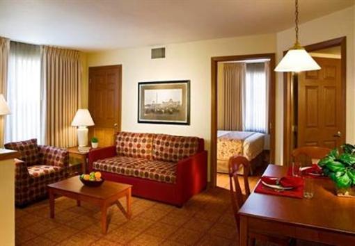 фото отеля TownePlace Suites Detroit Dearborn