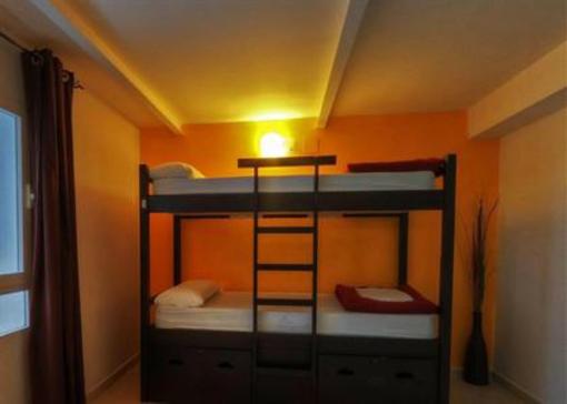 фото отеля Oasis Backpackers' Hostel Malaga