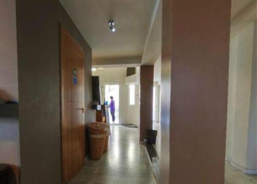 фото отеля Oasis Backpackers' Hostel Malaga