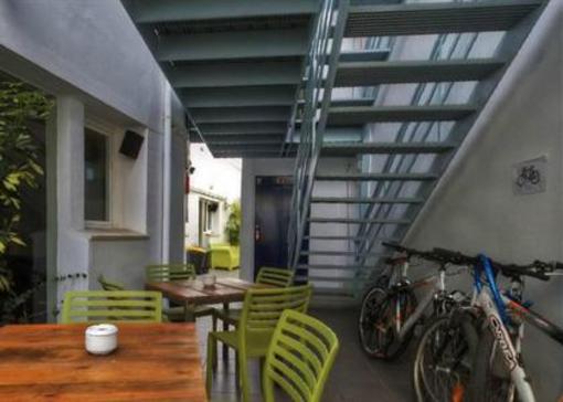 фото отеля Oasis Backpackers' Hostel Malaga