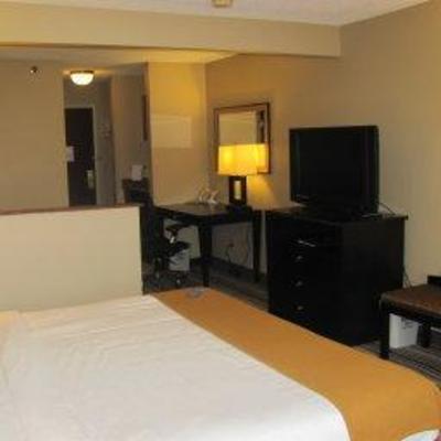 фото отеля Holiday Inn Express Hotel & Suites Burlington (Iowa)