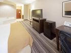 фото отеля Holiday Inn Express Hotel & Suites Burlington (Iowa)