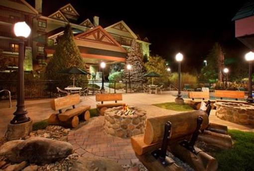 фото отеля Bearskin Lodge on the River Hotel