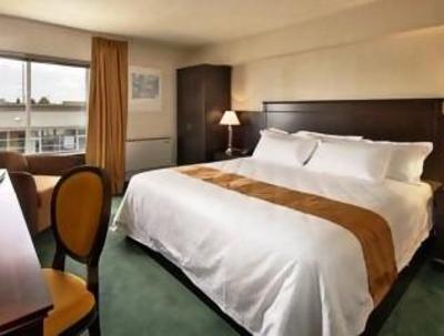 фото отеля Days Inn Toronto East Lakeview