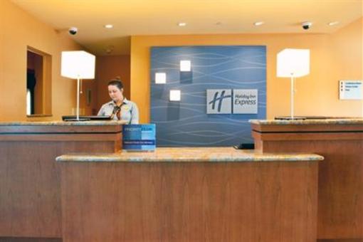 фото отеля Holiday Inn Express Hotel & Suites Virginia Beach