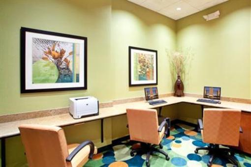 фото отеля Holiday Inn Express Hotel & Suites Virginia Beach