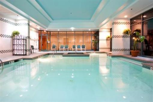 фото отеля Holiday Inn Express Hotel & Suites Virginia Beach