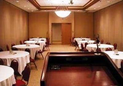 фото отеля Ramada Plaza Minneapolis