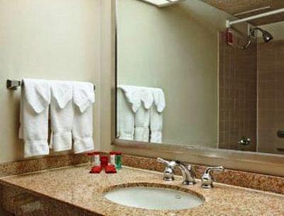 фото отеля Ramada Plaza Minneapolis