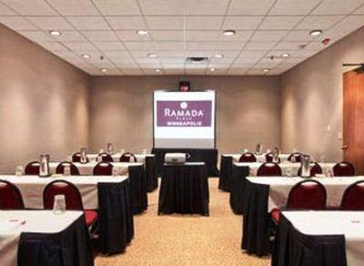 фото отеля Ramada Plaza Minneapolis