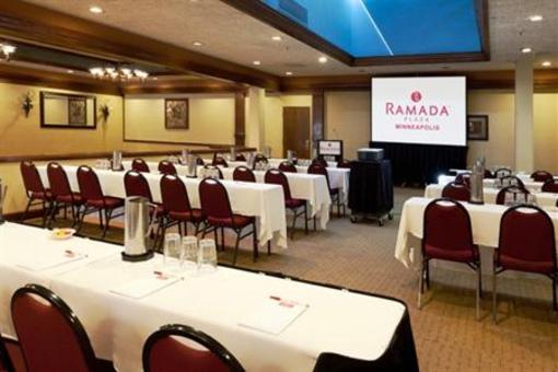 фото отеля Ramada Plaza Minneapolis