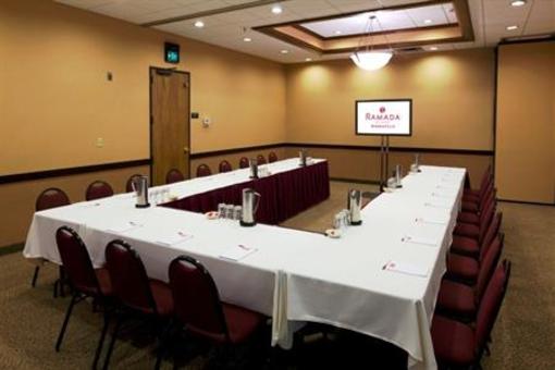 фото отеля Ramada Plaza Minneapolis