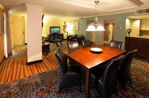 фото отеля Ramada Plaza Minneapolis