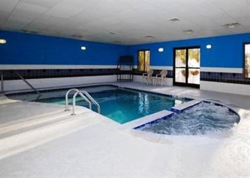 фото отеля Comfort Suites Savannah North Port Wentworth