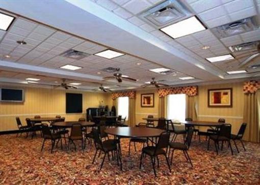 фото отеля Comfort Suites Savannah North Port Wentworth