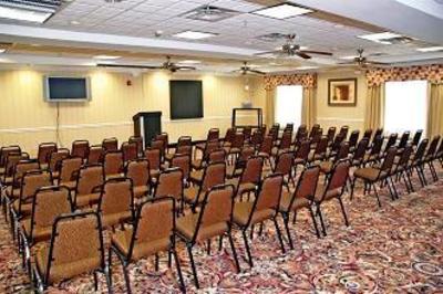 фото отеля Comfort Suites Savannah North Port Wentworth