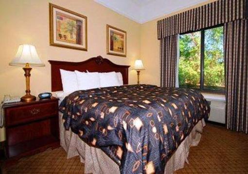 фото отеля Comfort Suites Savannah North Port Wentworth
