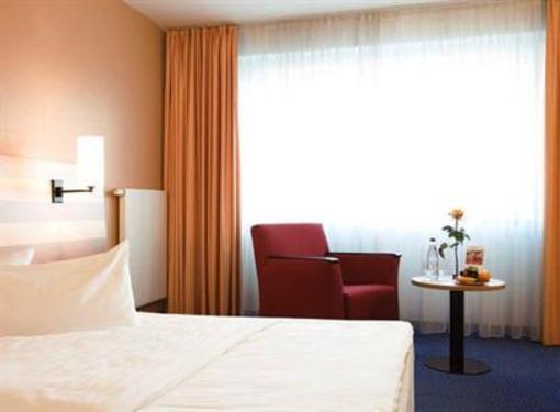 фото отеля InterCityHotel Frankfurt Airport