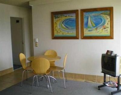 фото отеля Bahia Beachfront Apartments Gold Coast