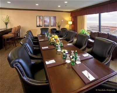 фото отеля Crowne Plaza Hotel Cleveland City Centre