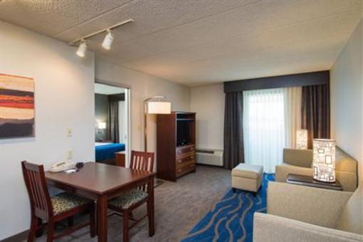 фото отеля Holiday Inn Express Hotel & Suites King of Prussia