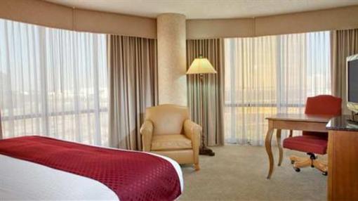 фото отеля DoubleTree by Hilton Hotel Dallas - Campbell Centre