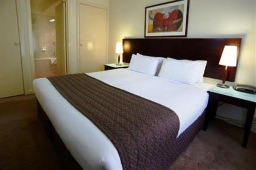 фото отеля Quest Royal Gardens Apartments Melbourne