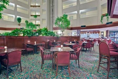 фото отеля Holiday Inn Montreal Longueil