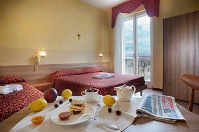 фото отеля Hotel Sorriso Toscolano-Maderno
