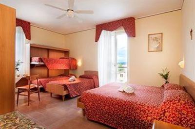 фото отеля Hotel Sorriso Toscolano-Maderno