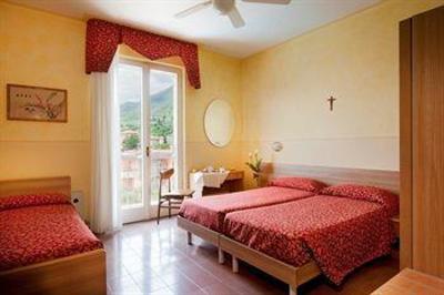 фото отеля Hotel Sorriso Toscolano-Maderno