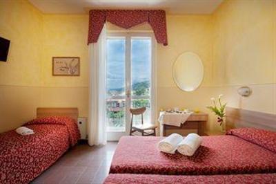 фото отеля Hotel Sorriso Toscolano-Maderno
