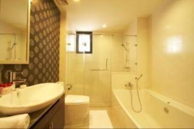 фото отеля Ballys Studio Suites Silom Bangkok