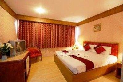 фото отеля Ballys Studio Suites Silom Bangkok