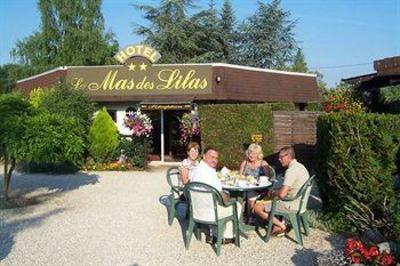 фото отеля Hôtel Le Mas des Lilas Escolives-Sainte-Camille