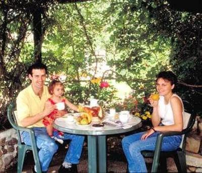 фото отеля Hôtel Le Mas des Lilas Escolives-Sainte-Camille