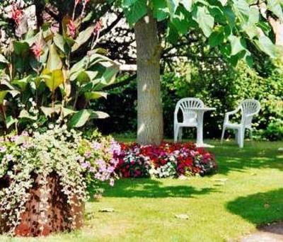 фото отеля Hôtel Le Mas des Lilas Escolives-Sainte-Camille