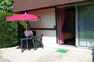 фото отеля Hôtel Le Mas des Lilas Escolives-Sainte-Camille