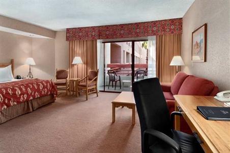 фото отеля Hilton Phoenix Airport
