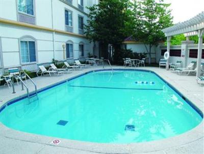 фото отеля La Quinta Inn & Suites Hotel St Louis Westport